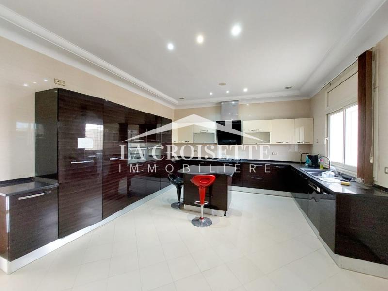 Villa S+6 avec piscine au Lac 2